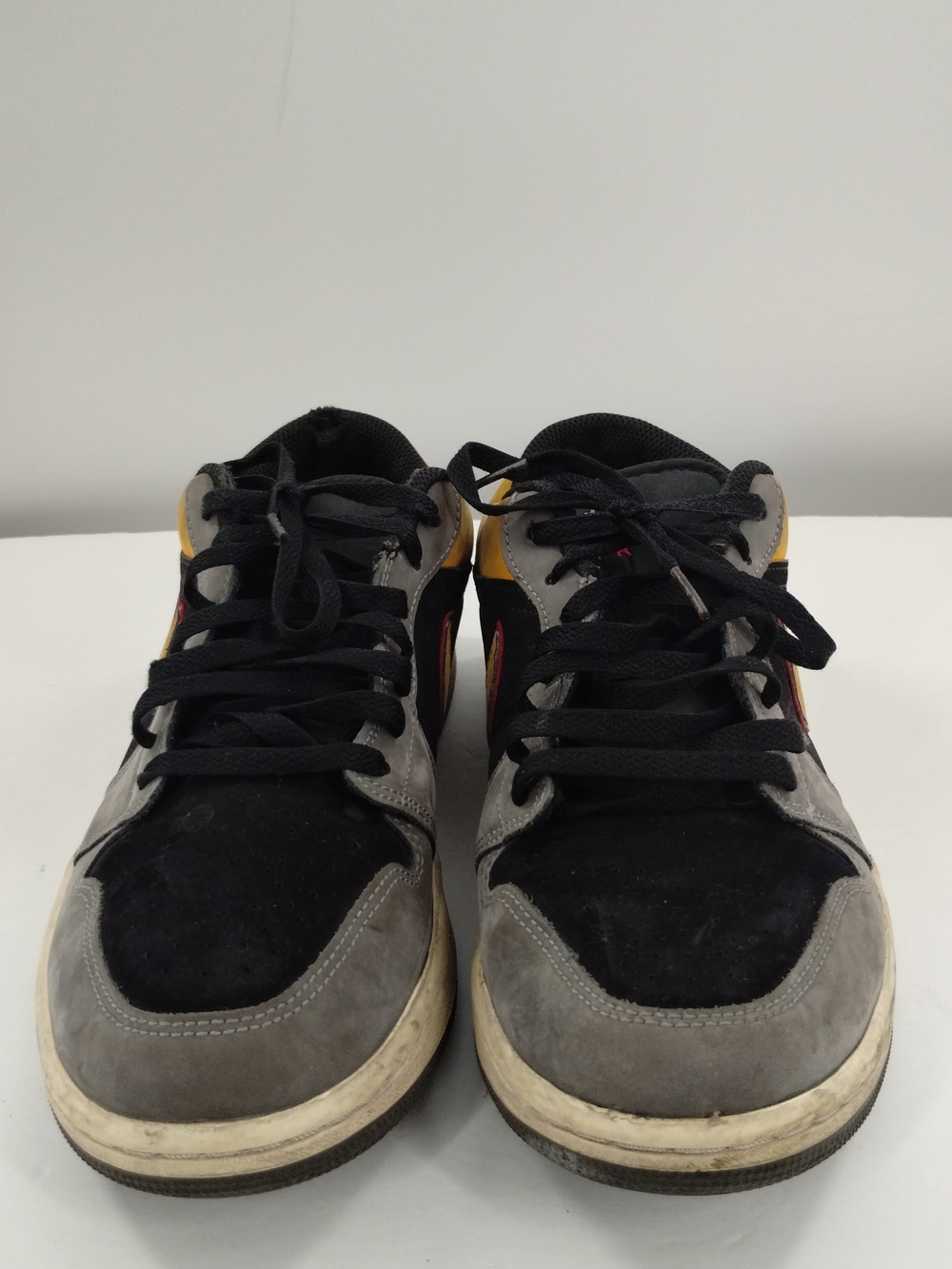 Nike Men's Gray and Black Sneakers with Yellow Accents